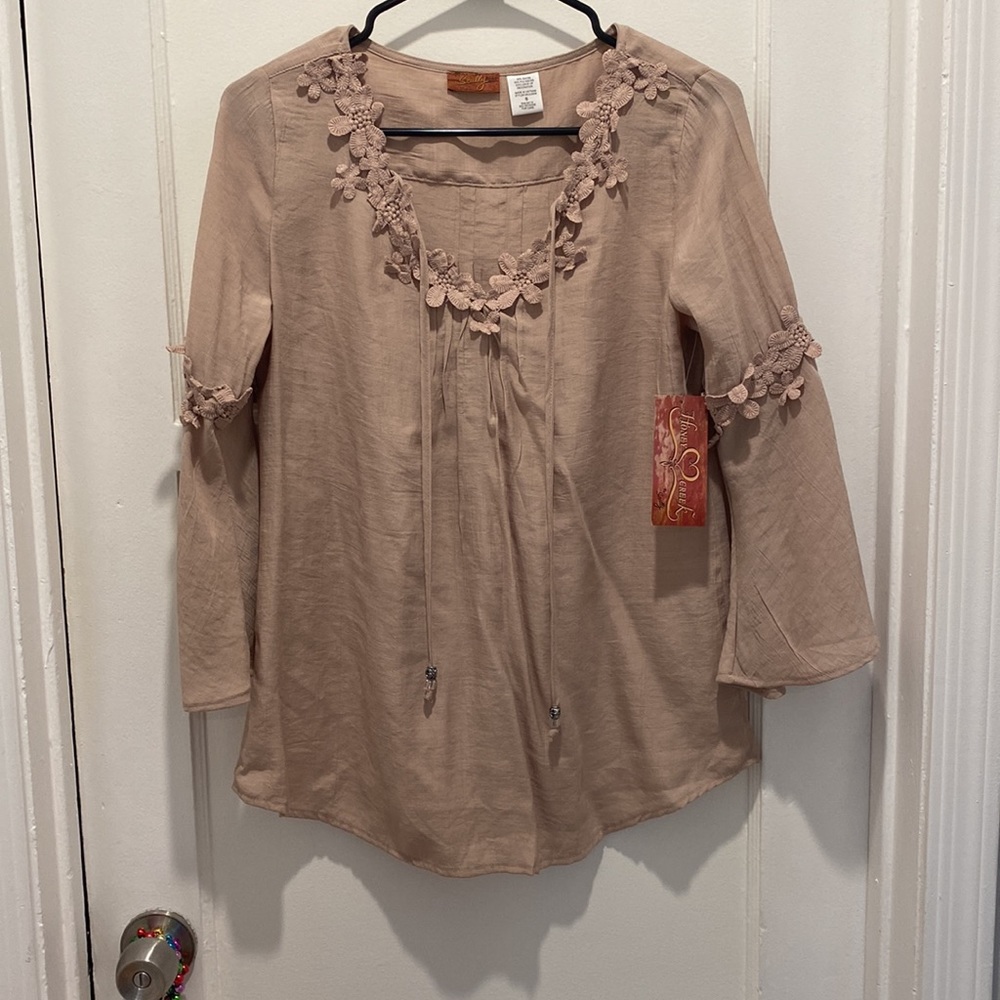 NEW - Scully Honey Creek Raglan Tan Floral Blouse - Size Small